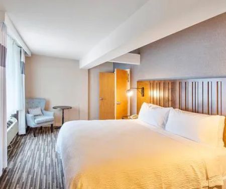 Four Points by Sheraton Melville Long Island