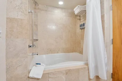 Four Points by Sheraton Melville Long Island Picture 5