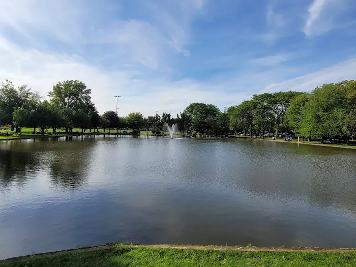 Babylon Town Hall Park Picture 1