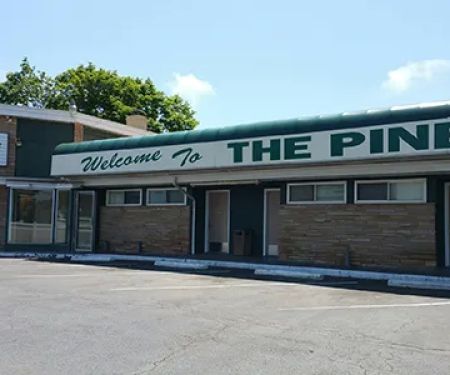 Pines Motor Lodge - Long Island Motel