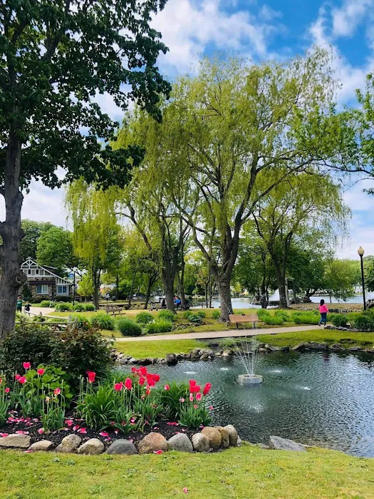 Heckscher Park Picture 5