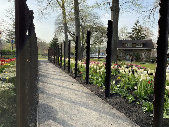Heckscher Park Picture 6