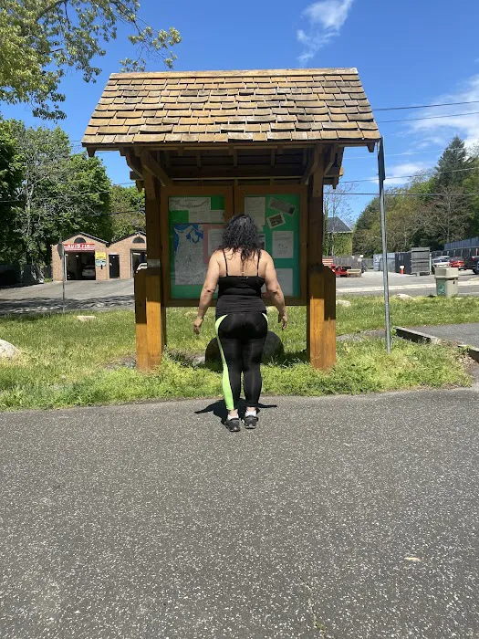 Setauket Greenway Trail Head Picture 3