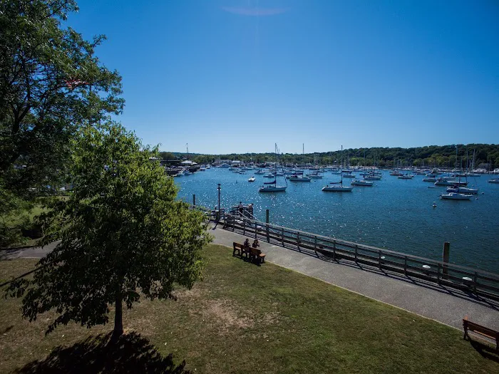 Halesite Marina Picture 4