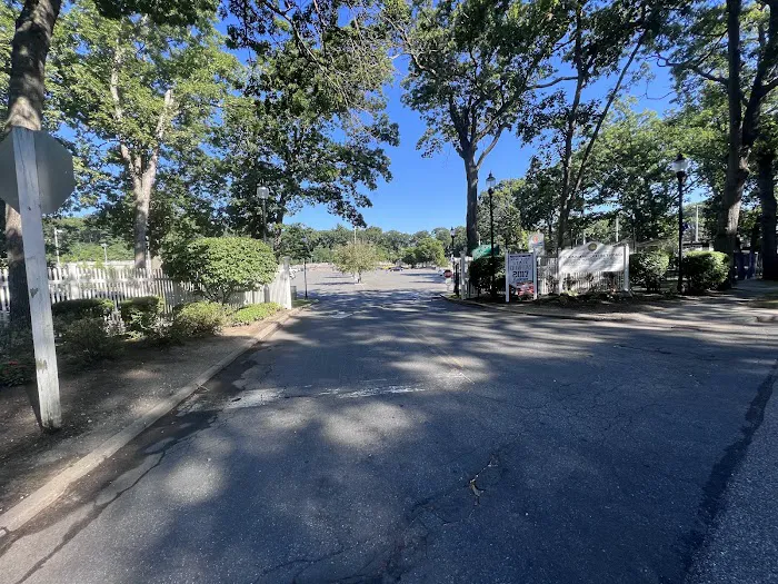Plainview Old Bethpage community park Picture 6