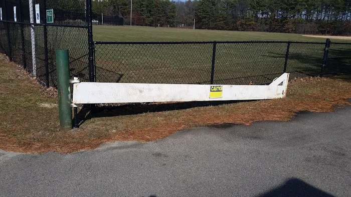 Martha Avenue Recreation Park Picture 8