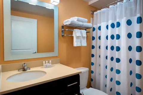 TownePlace Suites Republic Airport Long Island/Farmingdale Picture 3