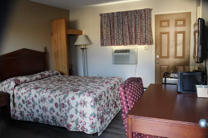 Sky Motel Picture 1