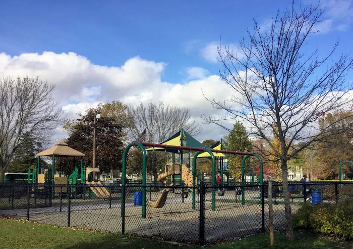 Lindenhurst Village Park Picture 3