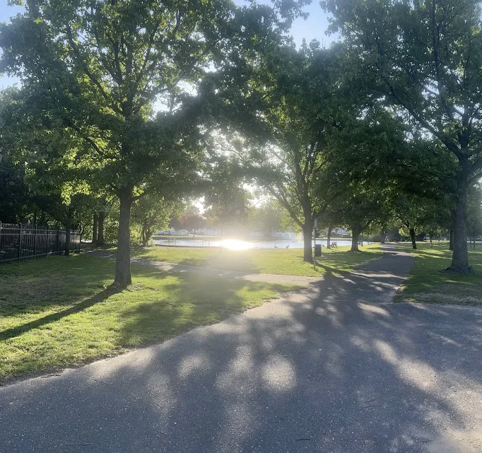Lindenhurst Village Park Picture 4