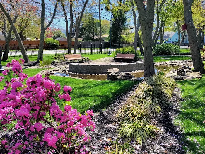 Lindenhurst Village Park Picture 6
