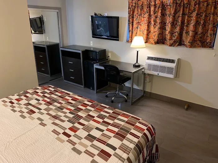 Red Roof Inn Copiague Picture 4