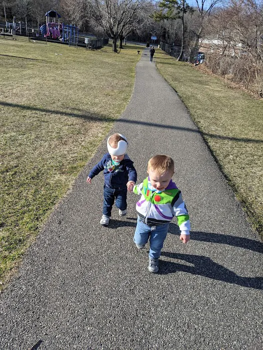 Sylvan Ave Park Picture 8