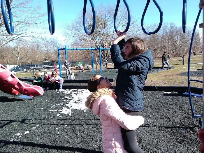 Sylvan Ave Park Picture 10