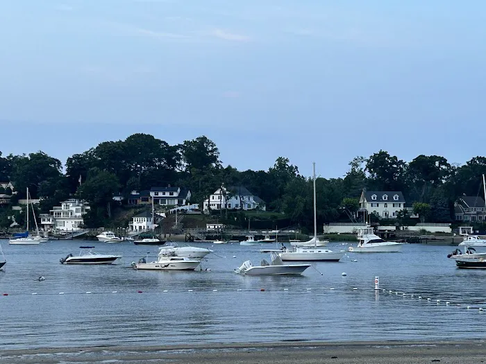 Gold Star Beach Park Picture 3