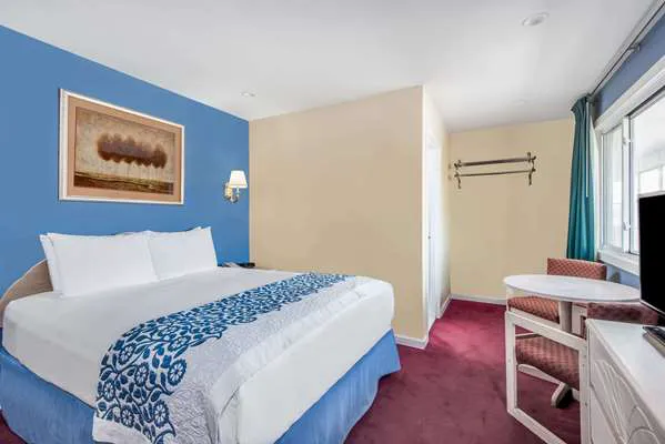 Days Inn by Wyndham Hicksville Long Island Picture 1