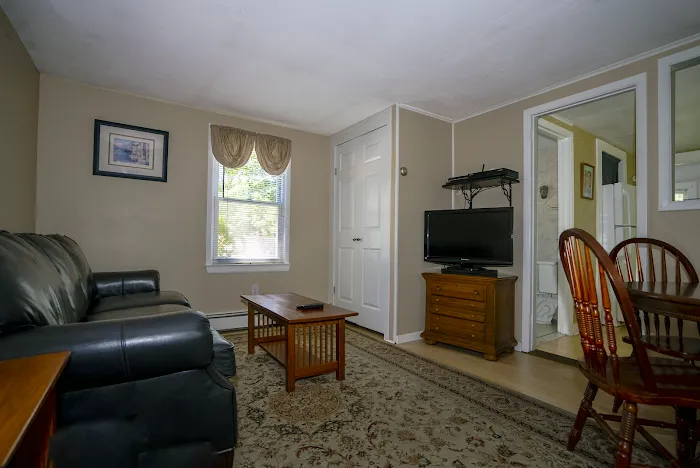 Hamptons Vacation Inn Picture 4
