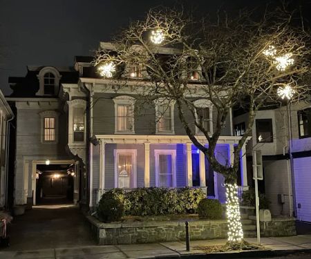 White Lions Inn Hotel