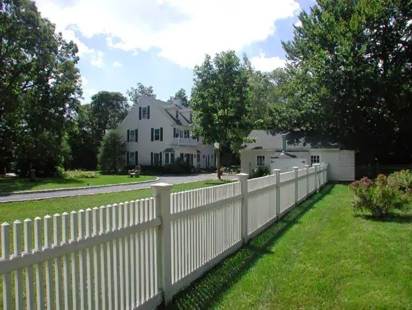 East Hampton Colonial Inn Picture 3