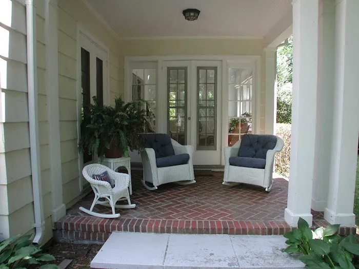 East Hampton Colonial Inn Picture 7