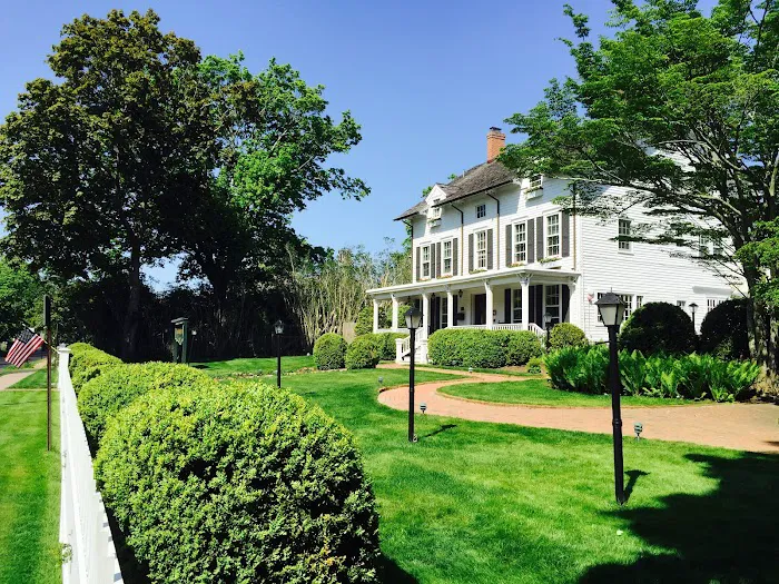The Hedges Inn East Hampton Picture 1