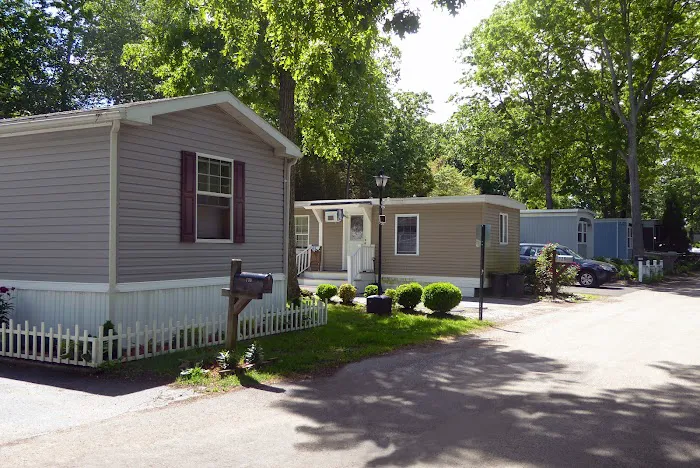 East Hampton Village Manufactured Home Community Picture 2