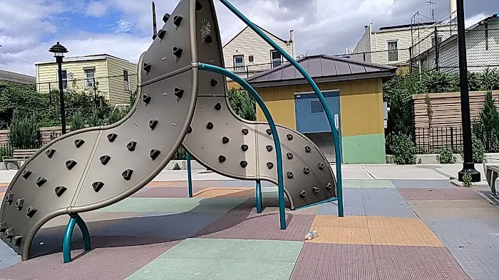 Gateway Park Picture 4
