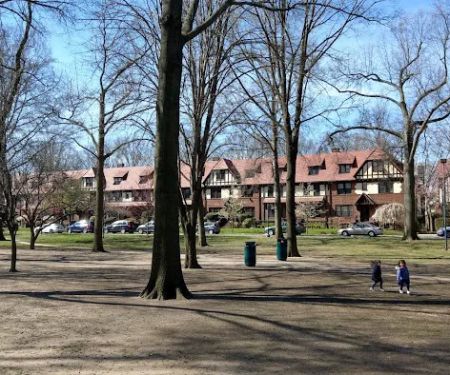 Hawthorne Park Forest Hills