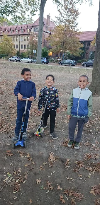 Hawthorne Park Forest Hills Picture 10