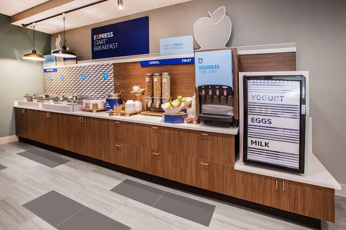 Holiday Inn Express New Rochelle by IHG Picture 6