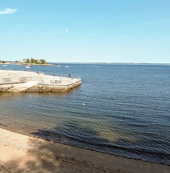 Hudson Park & Beach Picture 7