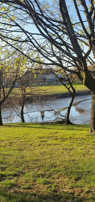 5 island park walkway Picture 6