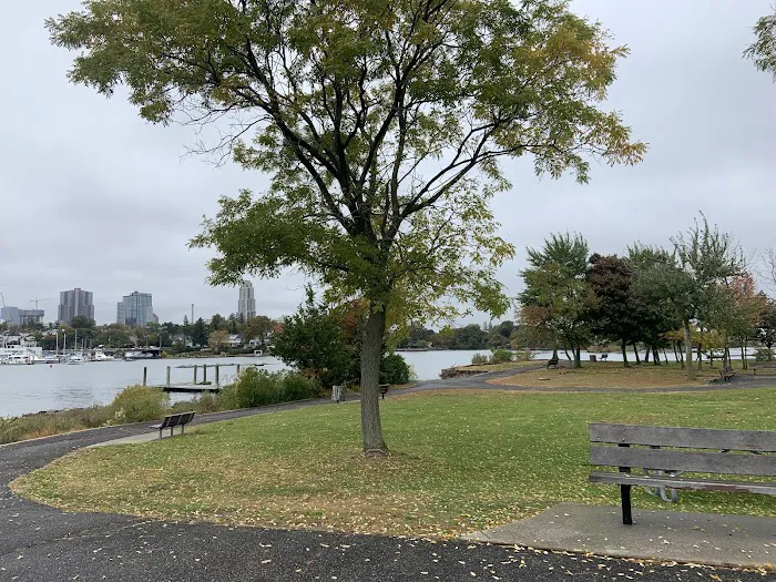 5 island park walkway Picture 9