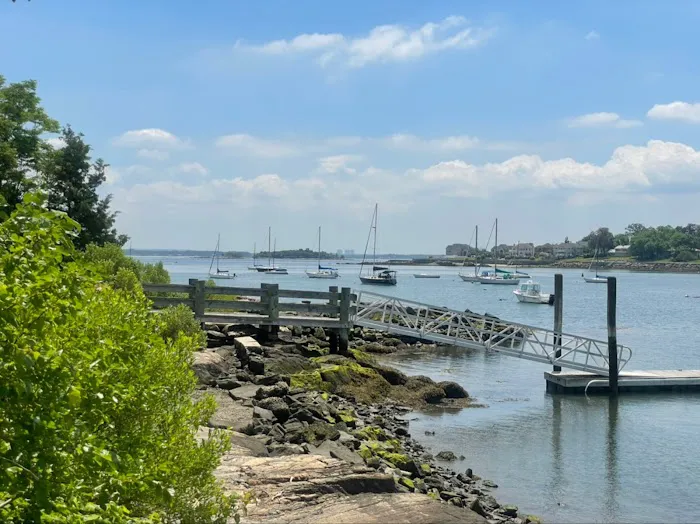 5 island park walkway Picture 2