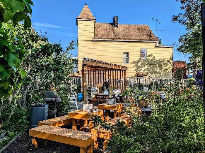 Glover Street Garden Picture 1
