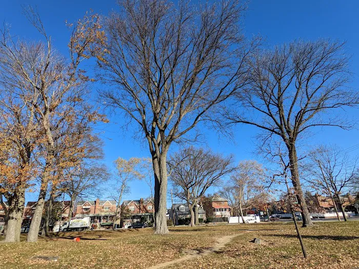 Pelham Parkway Picture 10