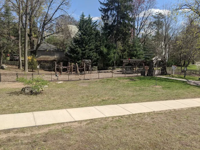 Wolfs Lane Park Picture 9