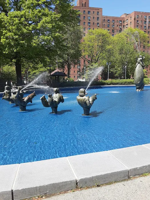 Oval park Picture 8
