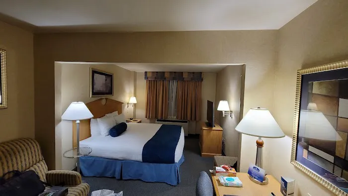Marco LaGuardia Hotel and Suites Picture 2