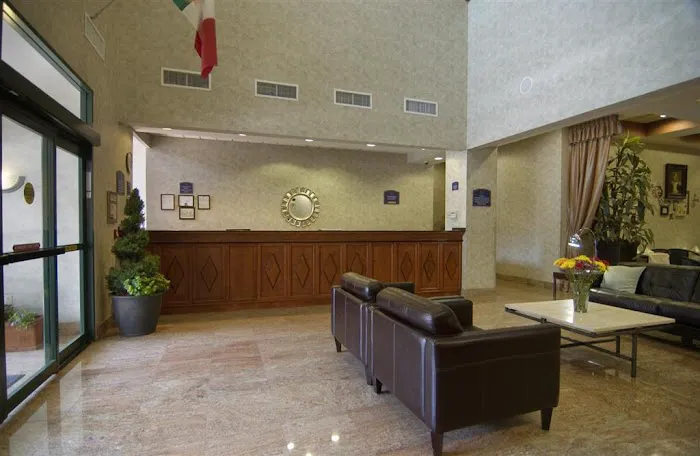 Marco LaGuardia Hotel and Suites Picture 7