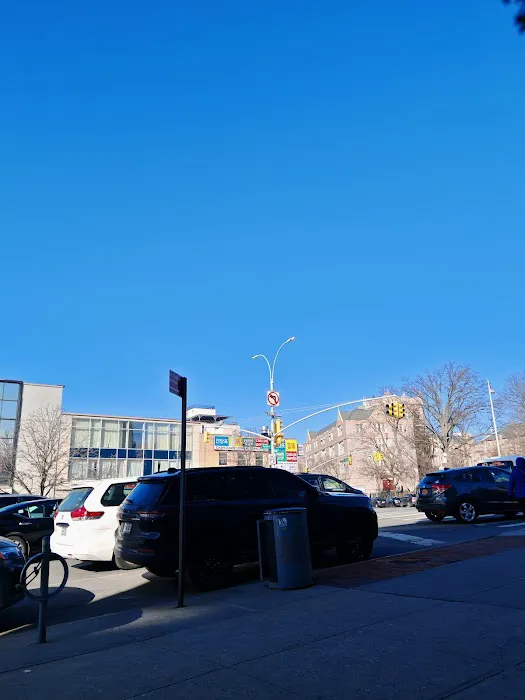 Daniel Carter Beard Mall Picture 2