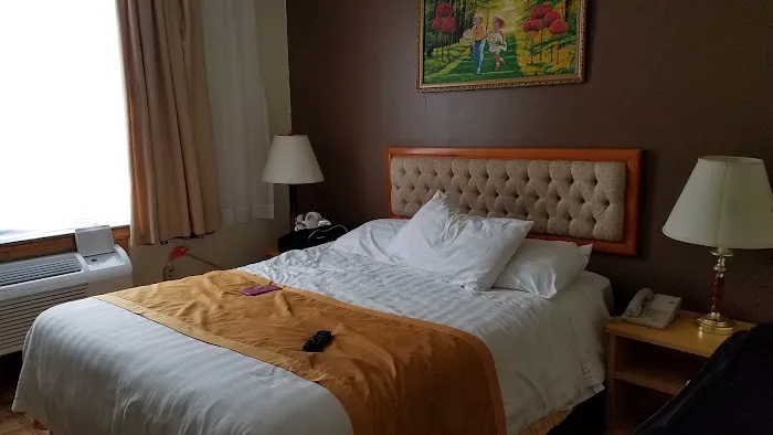 Flushing Hotel Picture 6