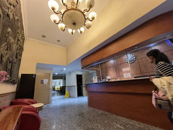 Flushing Hotel Picture 10