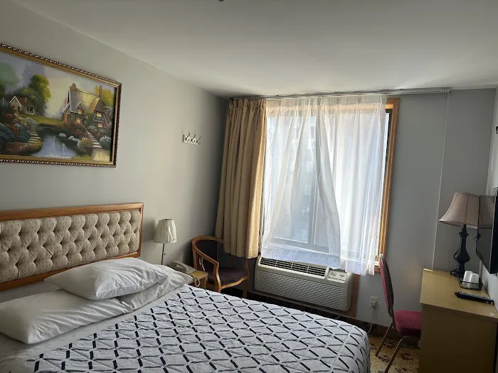 Flushing Hotel Picture 7