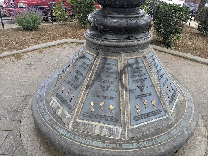 10 Heroes Plaza Picture 3