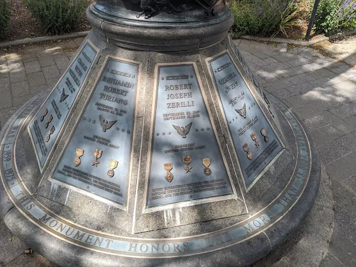 10 Heroes Plaza Picture 7
