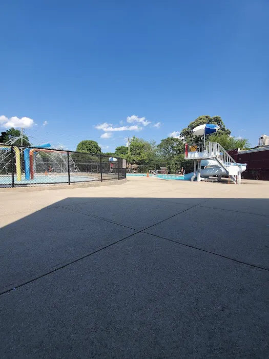 Lincoln Park/Pool Picture 7