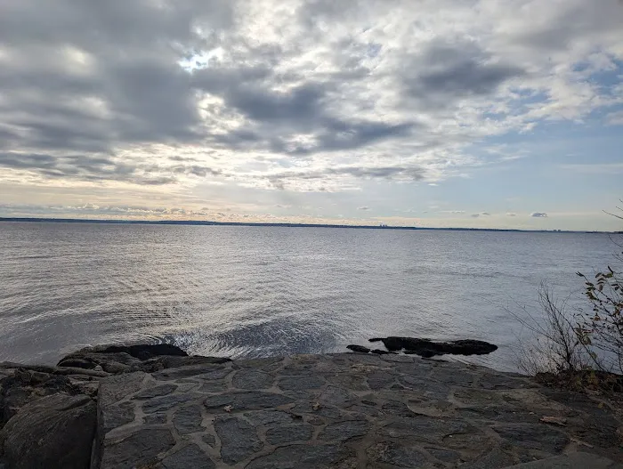 Larchmont Manor Park Picture 9