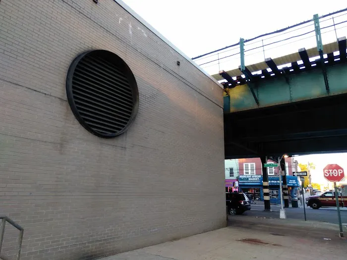 D'Onofrio Square Picture 4