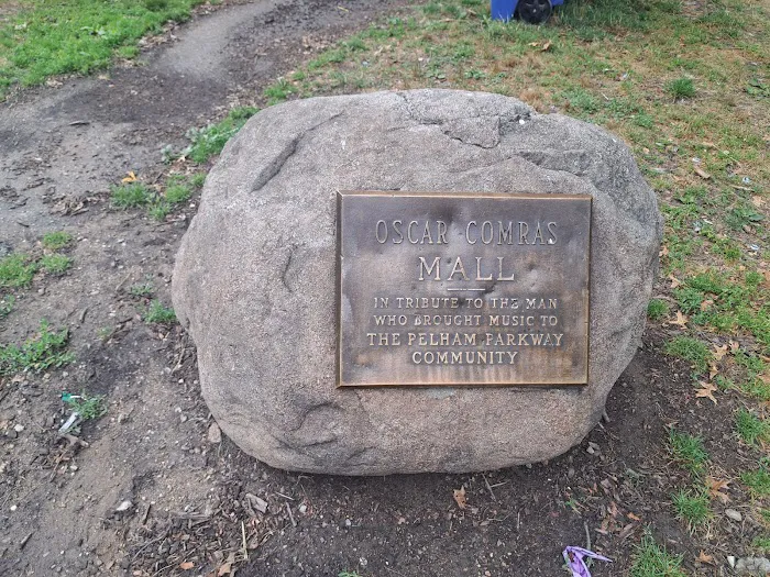 Oscar Comras Memorial Mall Picture 5